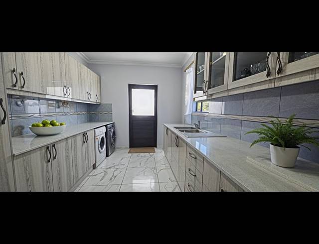 4 BEDROOM HOUSE FOR SALE IN COUNTRY CLUB